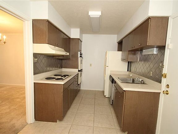 5th image of 11304 Park Central Pl #B