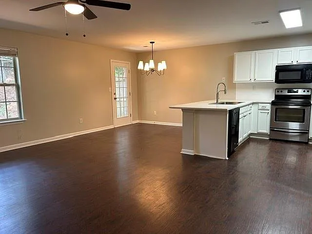 137 Avalon Dr — Photo 3