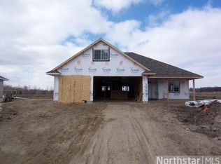 1431 Heritage Ave NW, Hutchinson, MN 55350