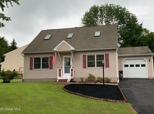 864 Dutch Dr, Castleton On Hudson, NY 12033