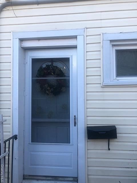 1st image of 1 Dosoris Ln