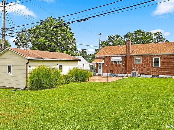 2nd image of 9809 Huntingdon Ln