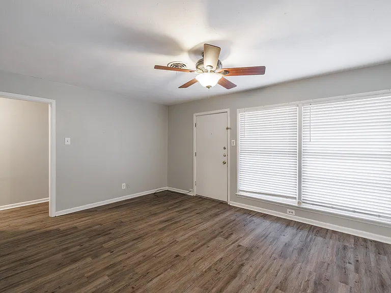 1217 Mimosa Dr — Photo 8