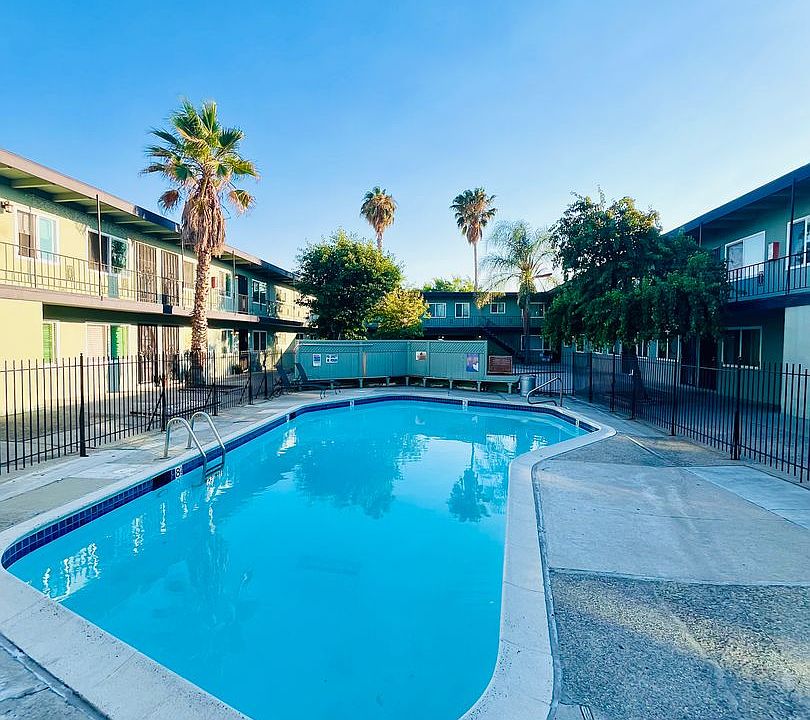 1st image of 264-270 La Pala Dr #15
