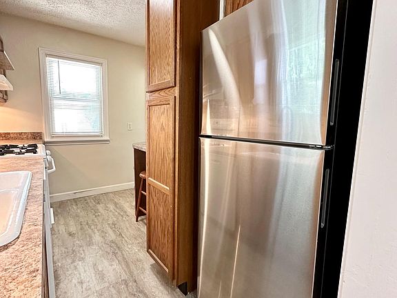 5th image of 1166 E Gimber St