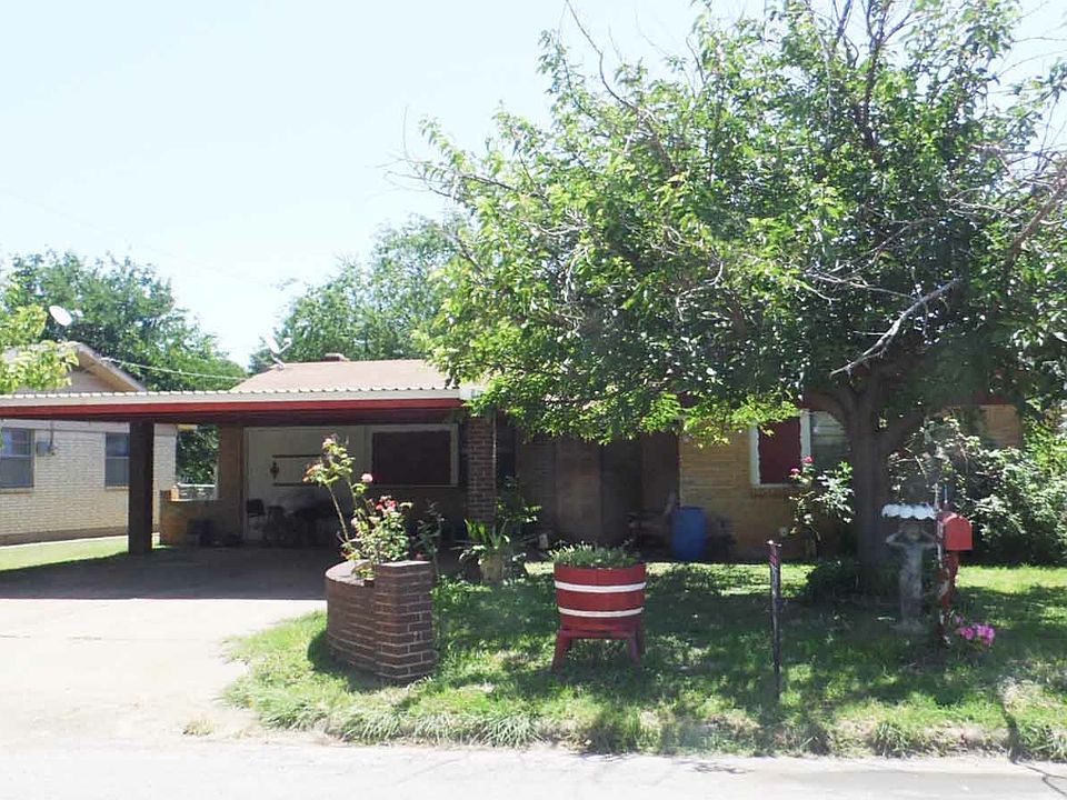 1st image of 809 Park Plaza Dr