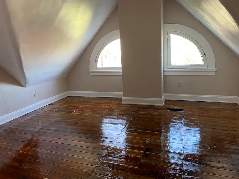 3042 Gilbert Ave #2 — Photo 37
