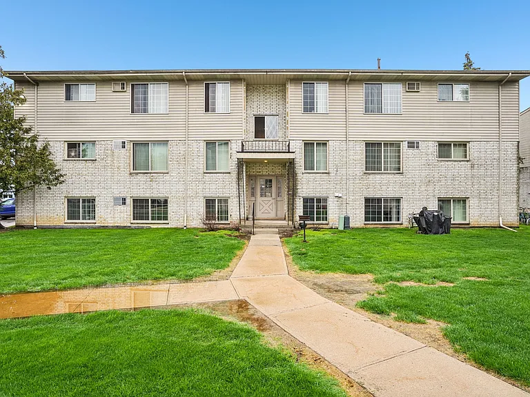 River Raisin Apartments — Photo 61