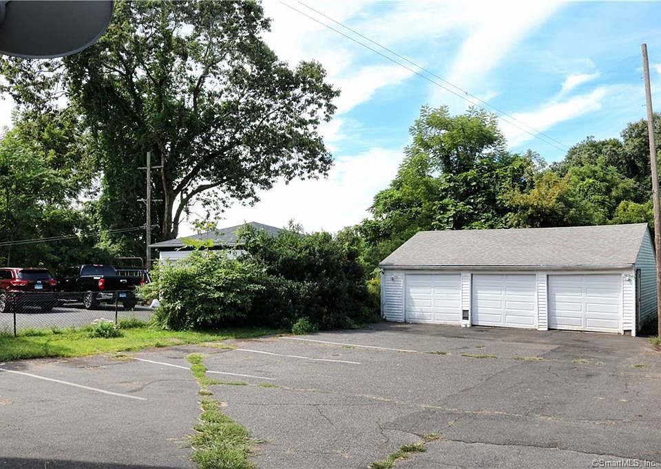 74 Derby St New Britain, CT Zillow Apartments for Rent in New Britain