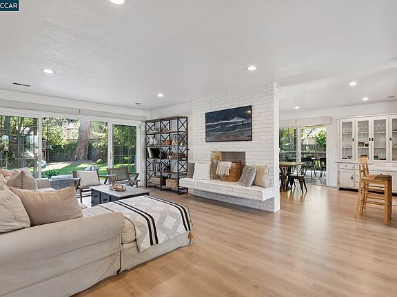4th image of 837 Tully Way