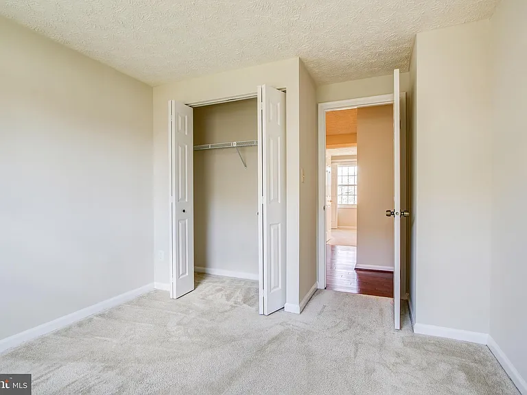 6324 Lightburn Ct — Photo 26