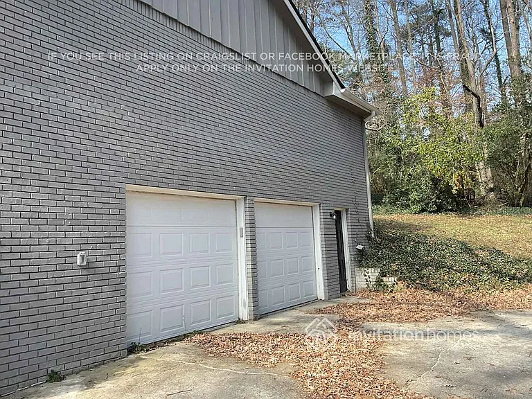 460 Glendale Ct — Photo 2