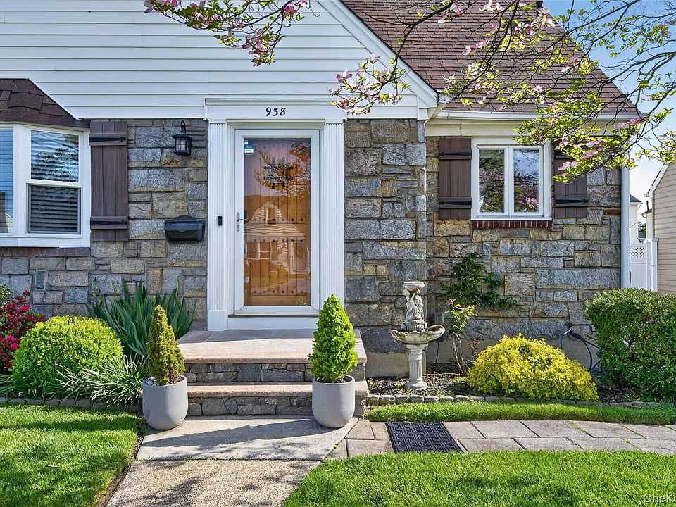 938 Van Buren Avenue, Franklin Square, NY 11010 | Zillow
