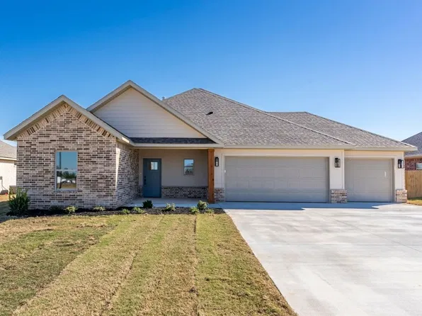 152 N Bloodhound Ave, Farmington, AR 72730
