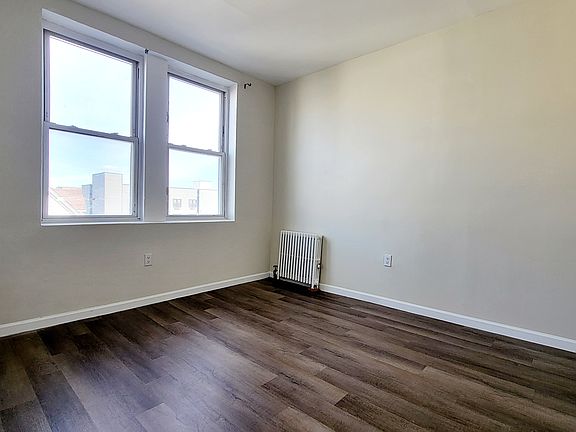 5th image of 6052 Tyler Pl APT 16