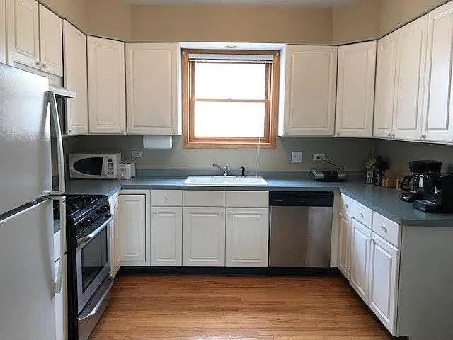 3029 N Seminary Ave #2 — Photo 3