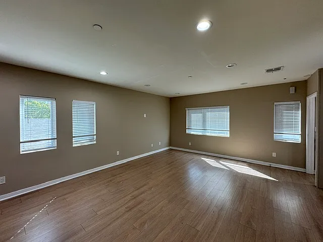 961 1/2 N Saint Andrews Pl #1 — Photo 10