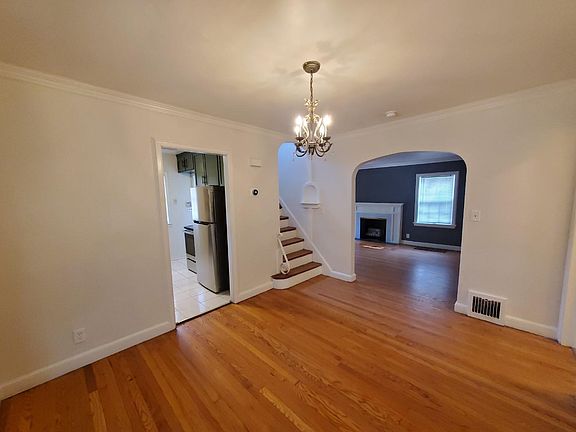 5th image of 1872 E 76th St