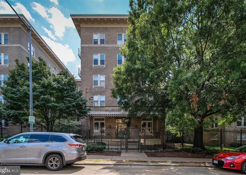 1308 Clifton St NW #217