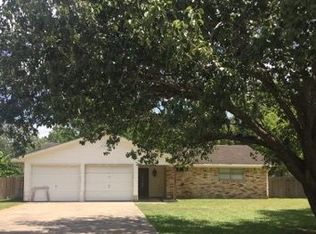 703 George F Simons St, Edna, TX 77957