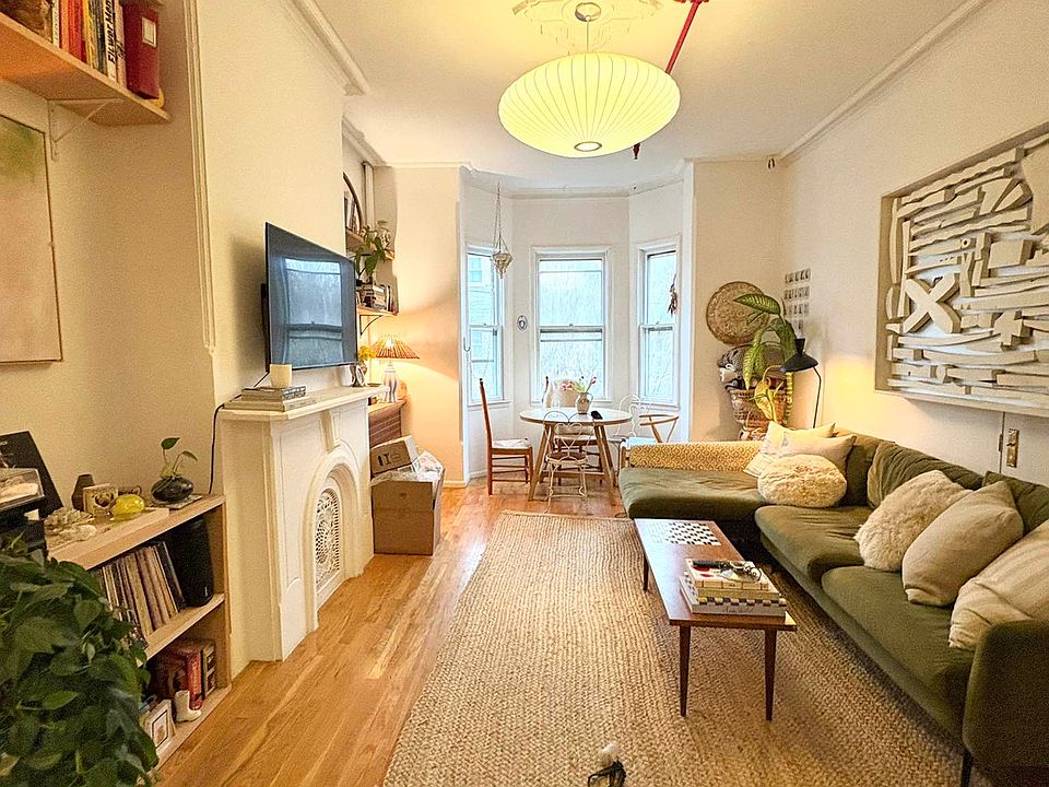 1st image of 195 Calyer St APT 2R