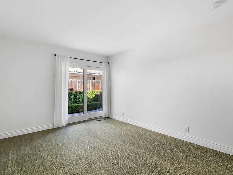 648 Tunbridge Rd — Photo 19
