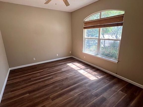 3rd image of 10709 Flagstone Pl NW