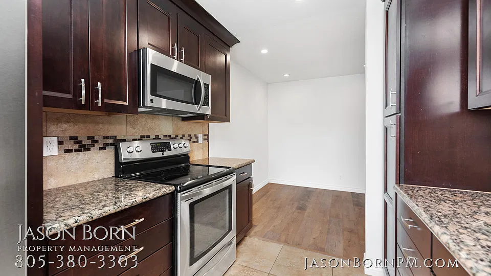 1671 East Avenida De Las Flores, Thousand Oaks - 1 — Photo 4