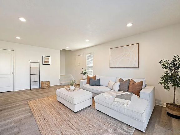 5th image of 6891 Bear River Row Unit 3