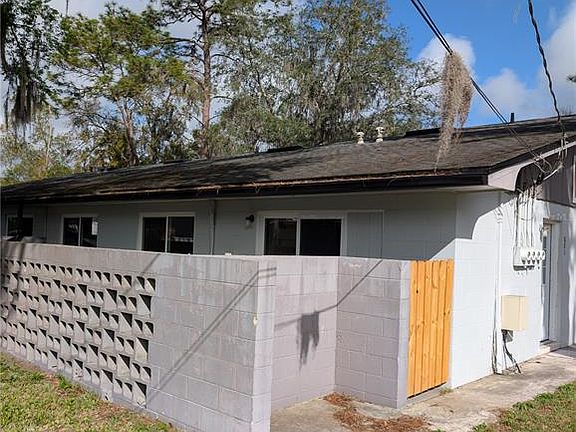 2nd image of 805 NW 40th Ave