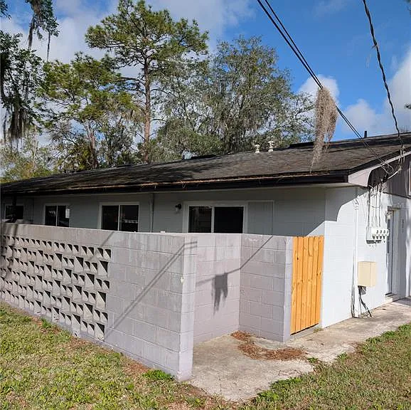 805 NW 40th Ave — Photo 2