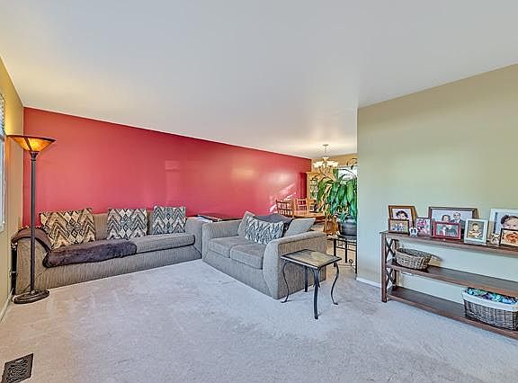 4th image of 229 Aspen Dr