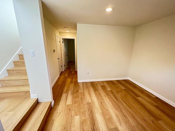 5th image of 1605 112th Ave NE