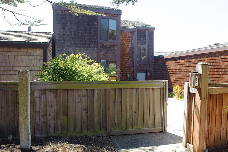 1st image of 152 Monterey Dunes Way