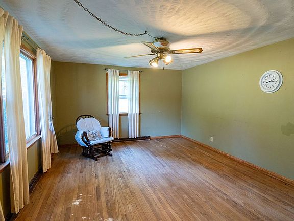 5th image of 417 Beryl Ave
