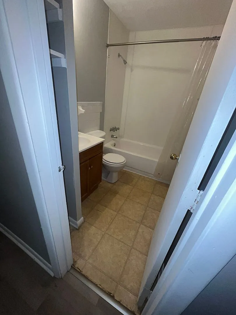 728 West Dixie - Lemongrass — Photo 1