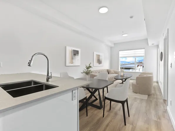 11913 Burnett St #510, Maple Ridge, BC V2X 4N1