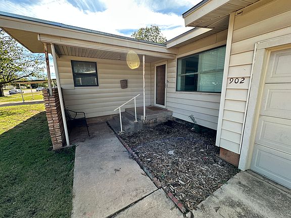 2nd image of 902 S Pioneer Dr