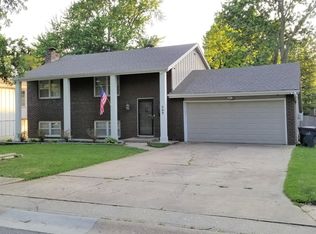 509 N Walker Ln, Olathe, KS 66061