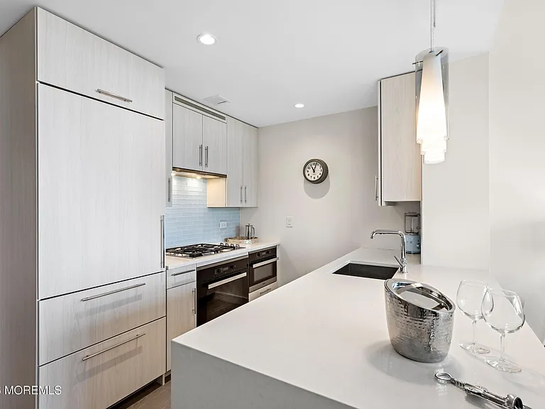 20 Melrose Ter #601 — Photo 14