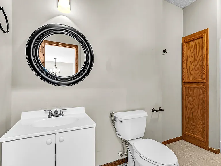 6834 Meadow Grass Ln S — Photo 9