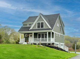 21 Lovering Rd, North Hampton, NH 03862