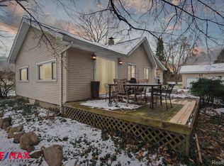 8510 Clarridge Rd, Clarkston, MI 48348