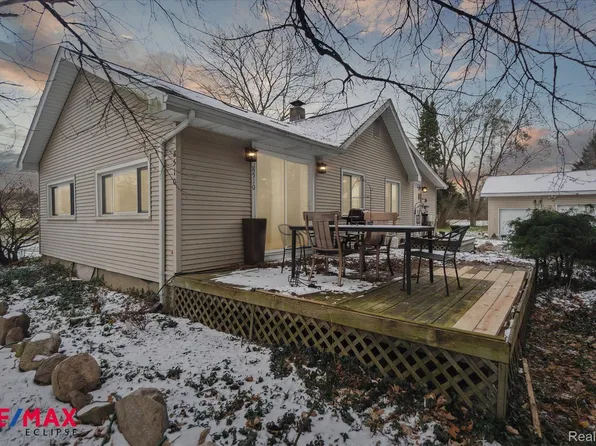 8510 Clarridge Rd, Clarkston, MI 48348