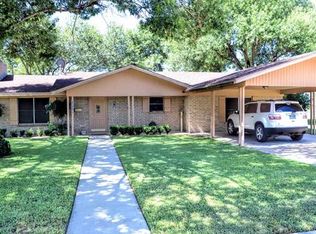 1314 Woodlawn St, Lockhart, TX 78644