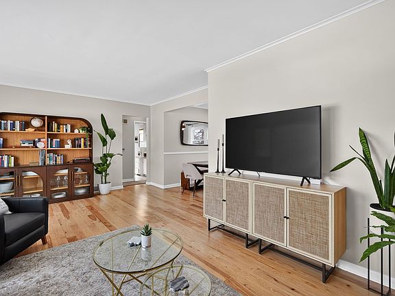 4th image of 2614 53rd St