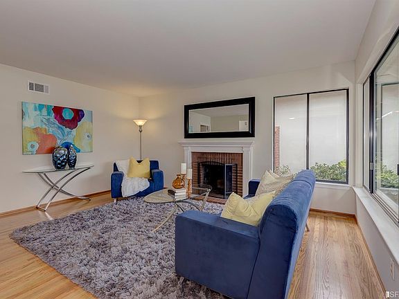 3rd image of 359 Serra Dr