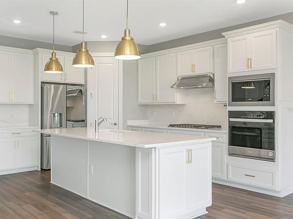 5th image of 9909 LONGMEADOW AVENUE