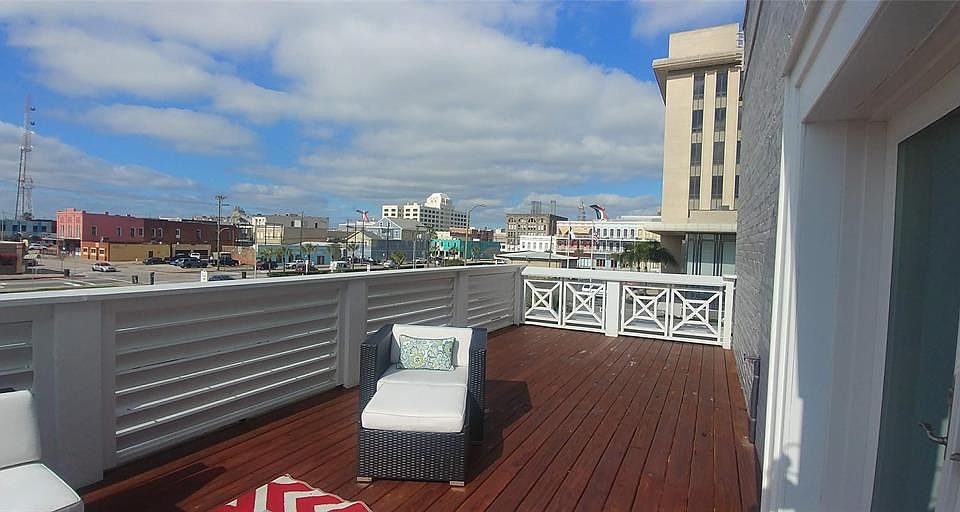 1st image of 507 23rd St Unit 204
