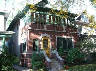 1422 W Berteau Ave, Chicago, IL 60613